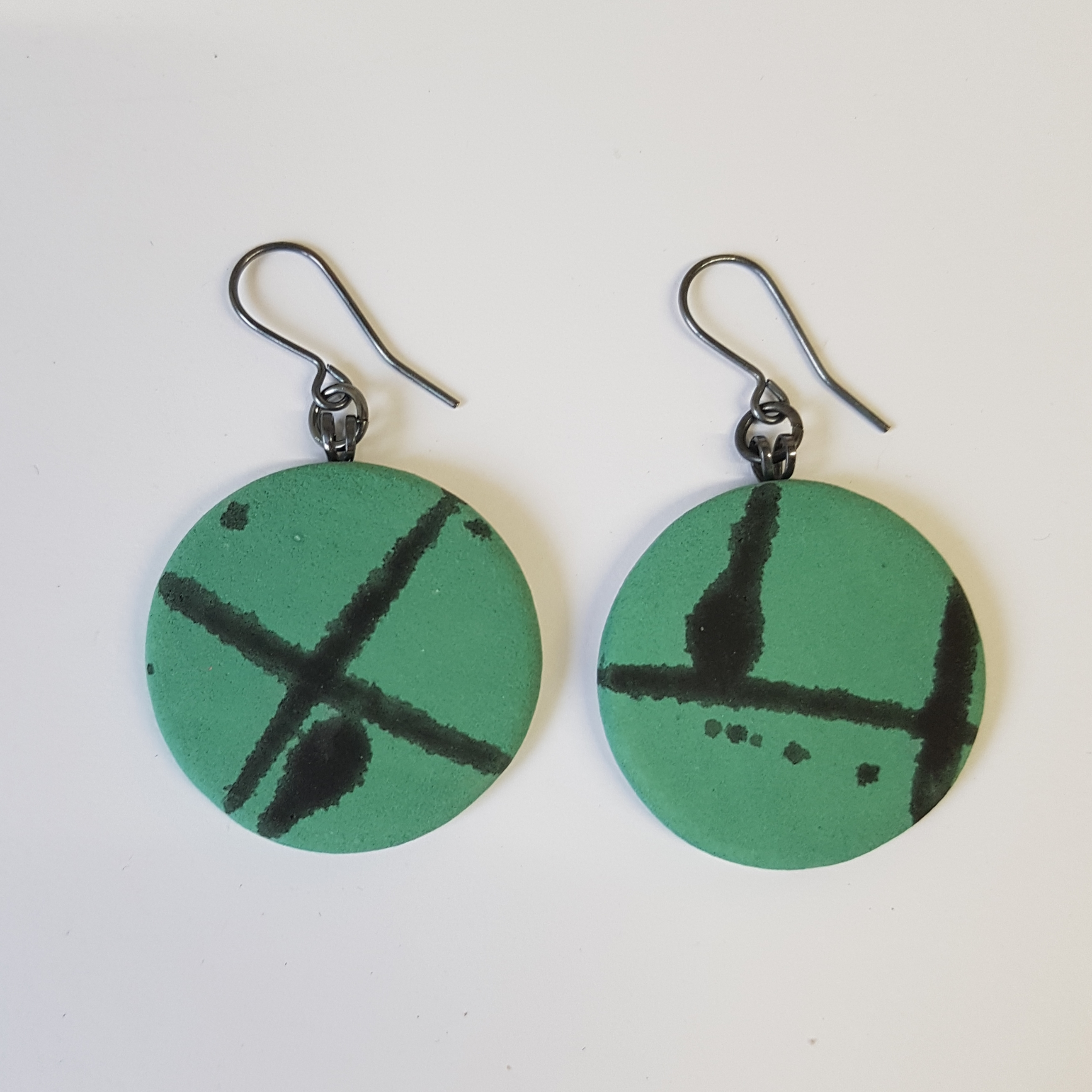 View Emerald earrings